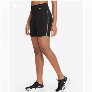 ✨Nike Woman’s One Rainbow Ladder Shorts✨